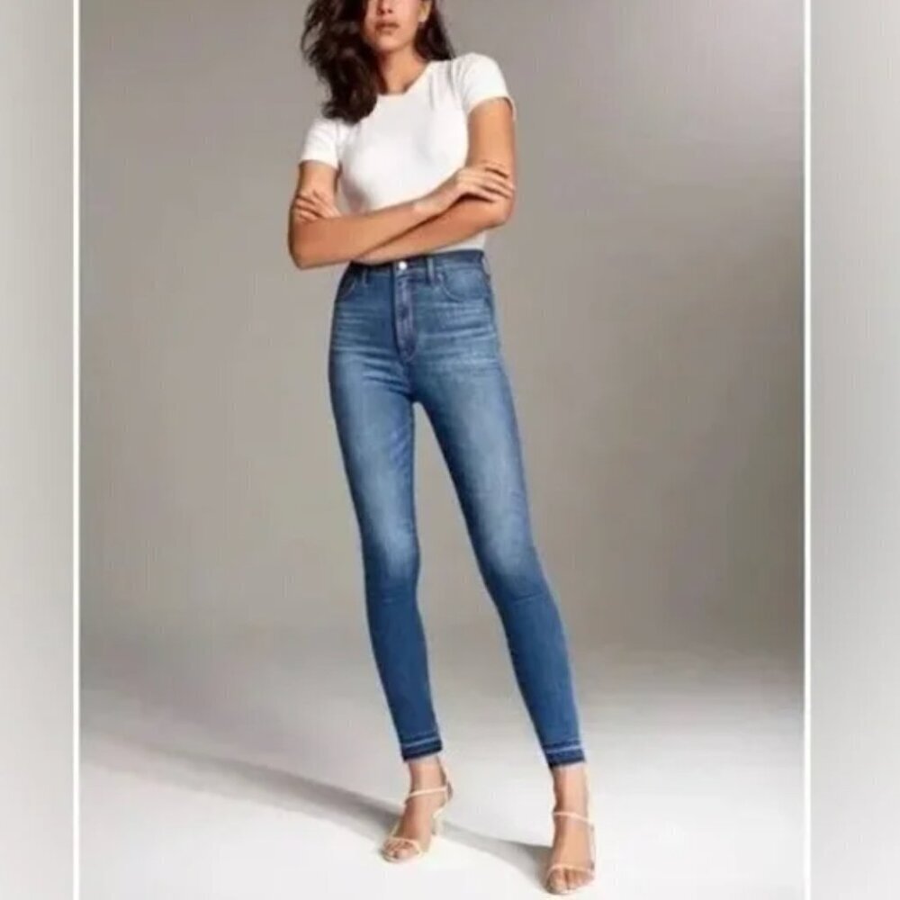 Aritzia Denim Forum The Lola High Rise Skinny Crop Size 28